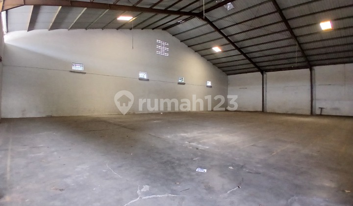 Ready-to-Use Warehouse for Rent in Soekarno Hatta Arterial Road