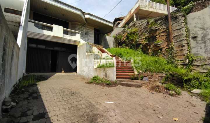 Rumah 2 Lantai Disewakan di di S. Parman 2