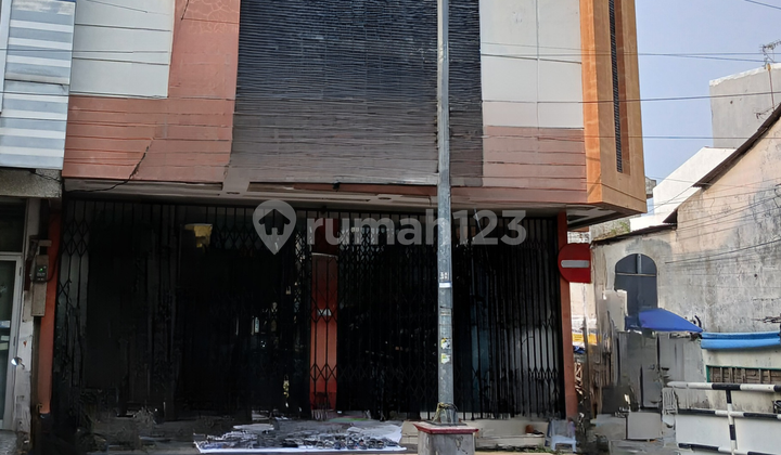 Ruko 2 Lantai Area Komersil Tengah Kota Dijual Cepat 1