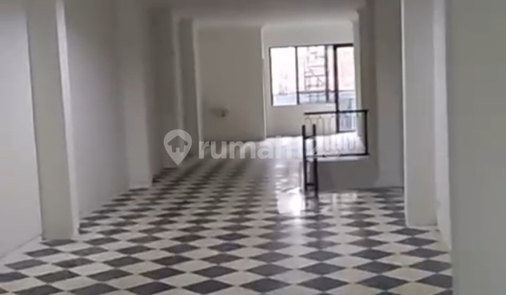 Ruko 4 Lantai Disewakan di Mt. Haryono Semarang 2