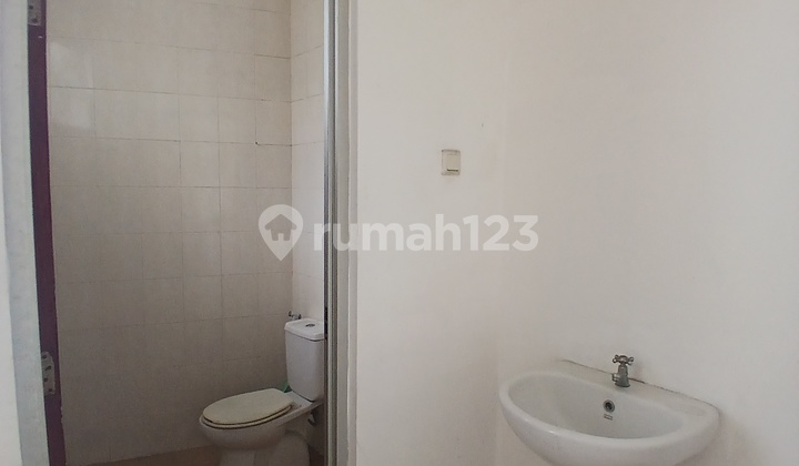 Ruko 2 Lantai Disewakan Tengah Kota 2