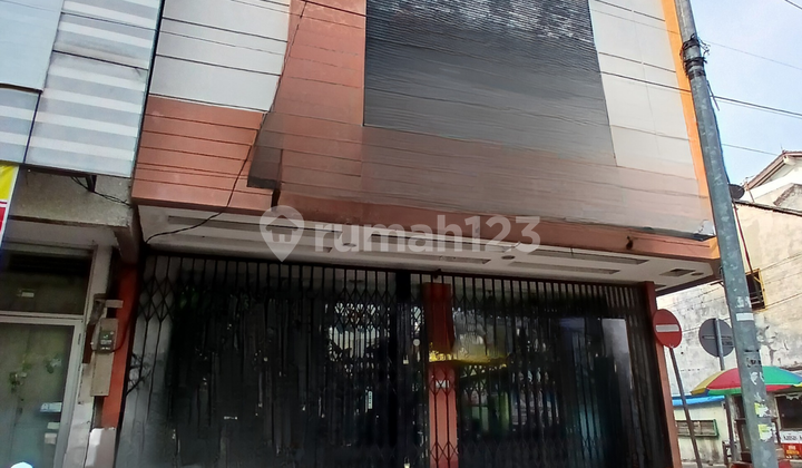 2-Story Shophouse in City Center for Rent 2-Story Shophouse in City Center for Rent