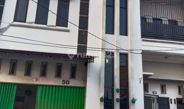 Dijual Rumah Tengah Kota Siap Pakai 2 lantai 12