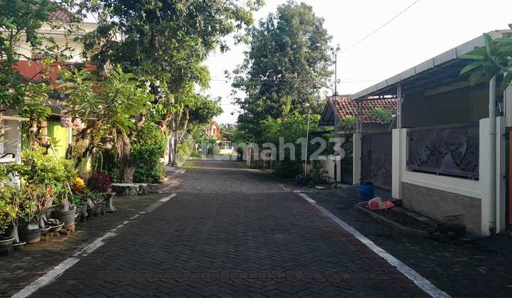 For Sale Ready-to-Occupy House in Tembalang Flood-Free 2