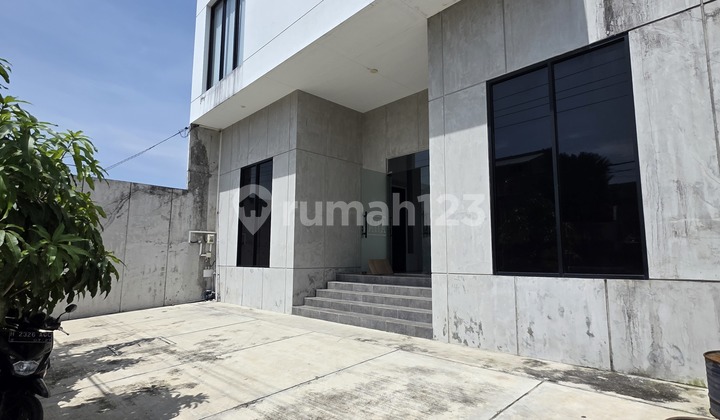 For Sale Industrial Ready-to-Use Tanahmas House 1