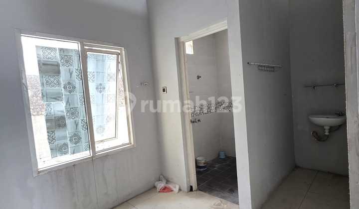 For Rent 2-Story Shop House in Salatiga City Center 2