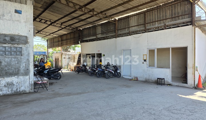 For Rent: Warehouse by Demak Road with Container Access