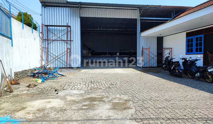 Warehouse for Rent Ready to Use West Semarang Roadside 1
