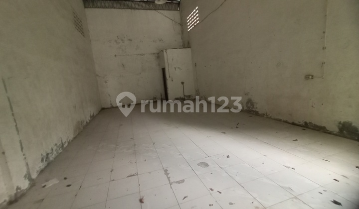 Gudang Strategis di Tengah Kota Akses Jalan Truk Kontainer