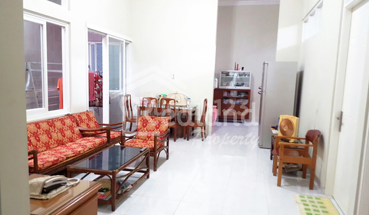Rumah bagus terawat modern tengah kota strategis di Rejosari , Semarang Timur ( Ln 7817 ) 2