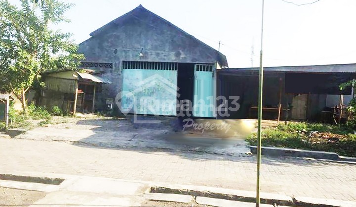 Tanah Bonus Gudang Strategis Tengah Kota dijual di daerah Woltermonginsidi , Semarang ( Ln 7809 ) 1