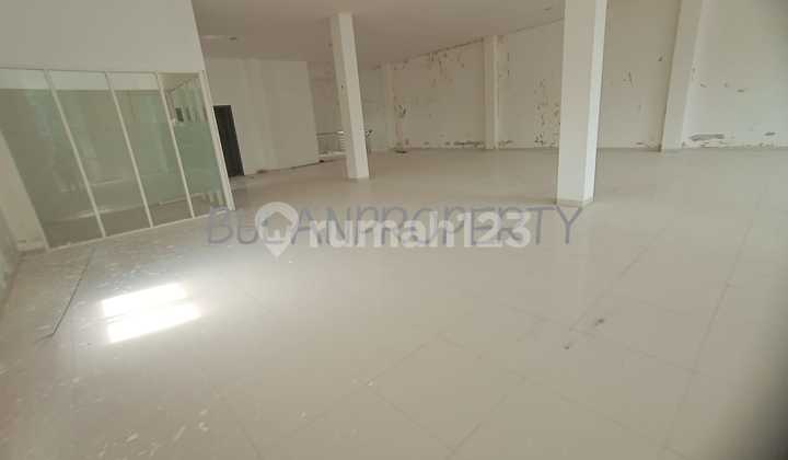 Good Ready-to-Use Strategic 3-Story Ruko in Upper Semarang 2