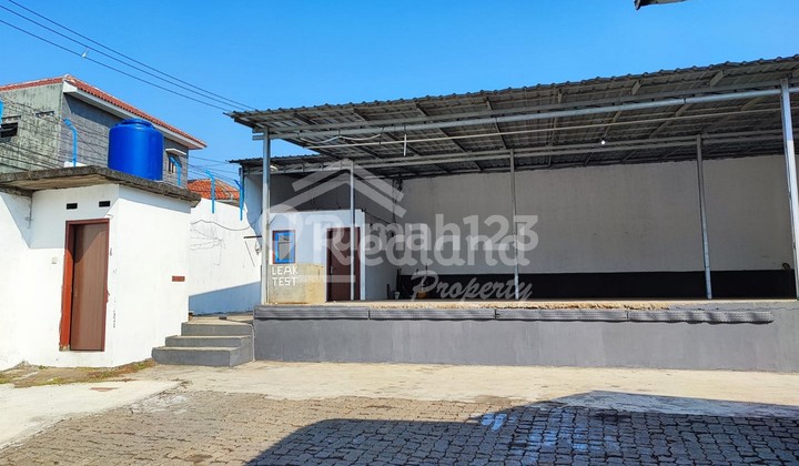 Gudang di Simongan , Semarang ( Ln 7926 ) Gudang di Simongan , Semarang ( Ln 7926 )