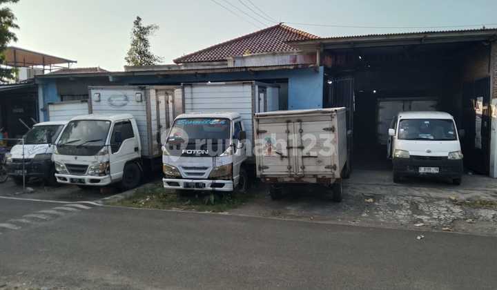 Gudang di Daerah Kalibanteng , Semarang 2