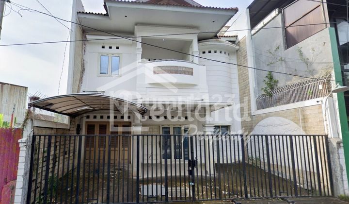 Rumah di Daerah Taman Seteran , Semarang ( Vn 8217 )