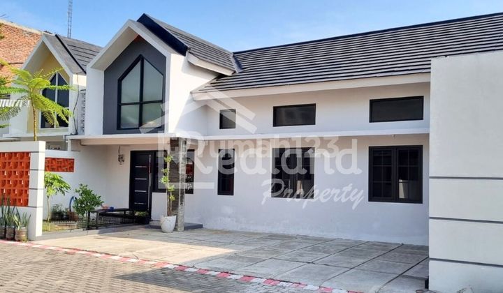 House in Bamboe Villas Housing Complex, Tembalang, Semarang (VN 8411) 2