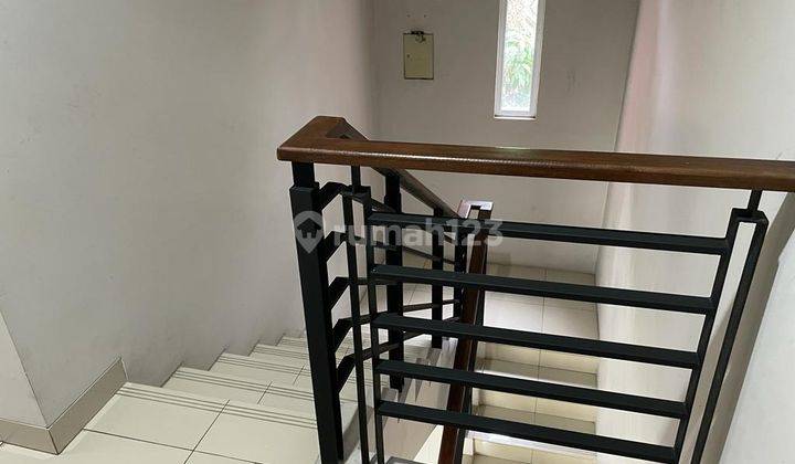 Rumah Bagus Furnished SHM di Summarecon Bekasi, Bekasi 2