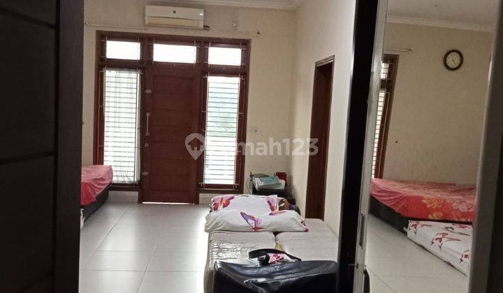 Rumah Hook 2 Lantai Semi Furnished SHM di Kemang Pratama, Bekasi 2