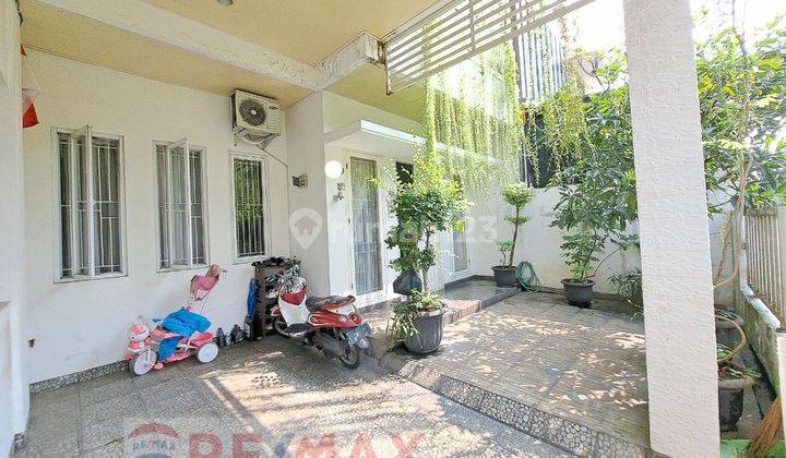 Rumah 2 Lantai Bagus Semi Furnished Shm Di Taman Galaxy, Bekasi, Bekasi 2