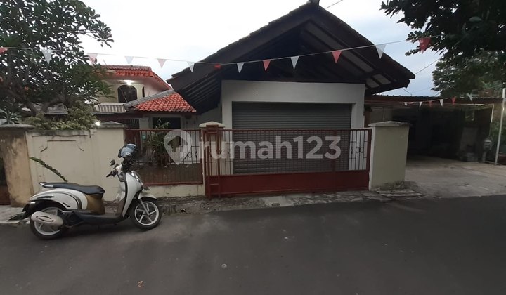 FOR SALE HOUSE WITH PAVILION IN JATIWARINGIN BEKASI