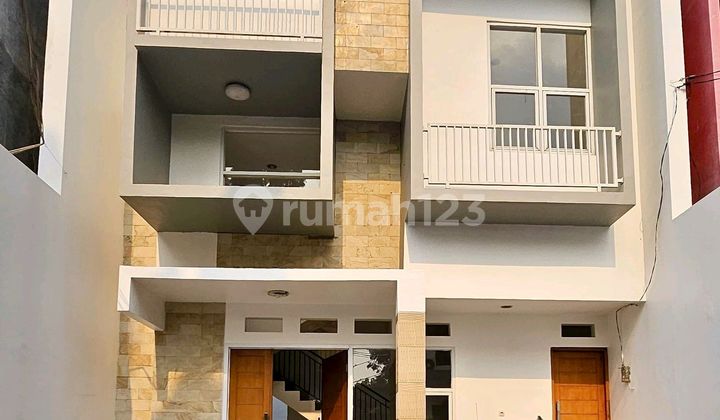 2-Story Ready-to-Occupy House in Caman Kalimalang Near LRT Station 1