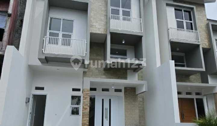 Rumah 2 Lt Siap Huni di Caman Kalimalang Dekat Stasiun LRT Rumah 2 Lt Siap Huni di Caman Kalimalang Dekat Stasiun LRT