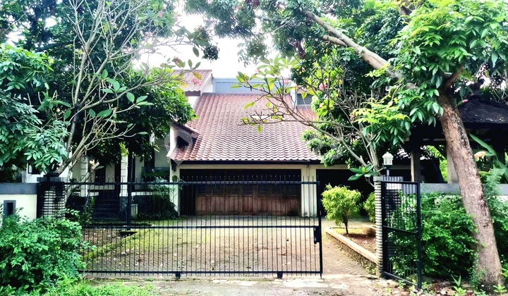 Comfortable and Cool House. Sector 1. Pesanggrahan. South Jakarta. 2