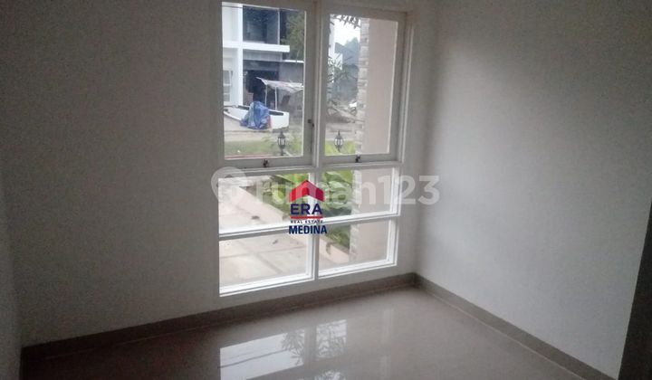 For Sale House With Rooftop. Bintaro 2