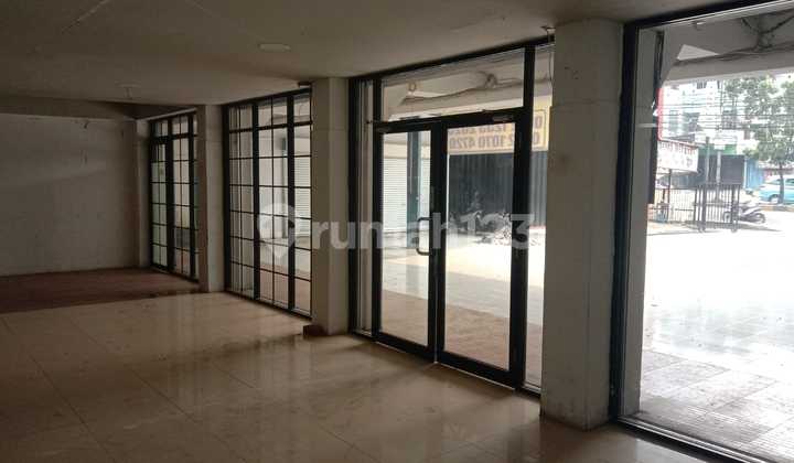 Ruko 3Lantai Siap Pakai dengan Tanah yang Luas di Ciputa Raya
