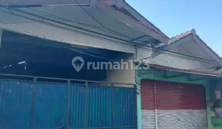 Semi-Warehouse House Suitable for Business in Duren Sawit Semi-Warehouse House Suitable for Business in Duren Sawit