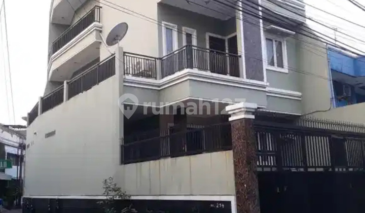 Rumah 3.5 Lantai Siap Huni di Tomang Utara Rumah 3.5 Lantai Siap Huni di Tomang Utara