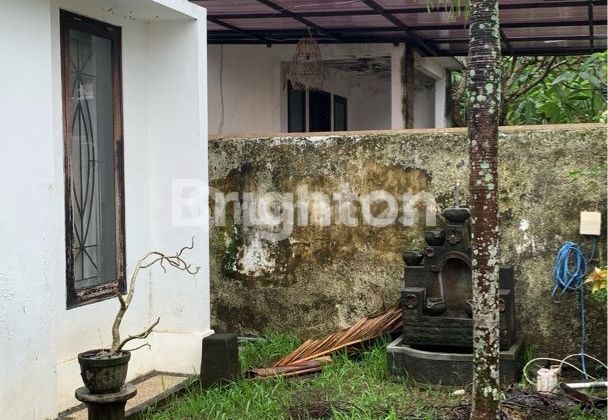 One and a half story house in Tjampuhan