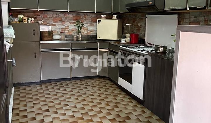 2 RUMAH DI TEBET TIMUR DAN TEBET DALAM 2