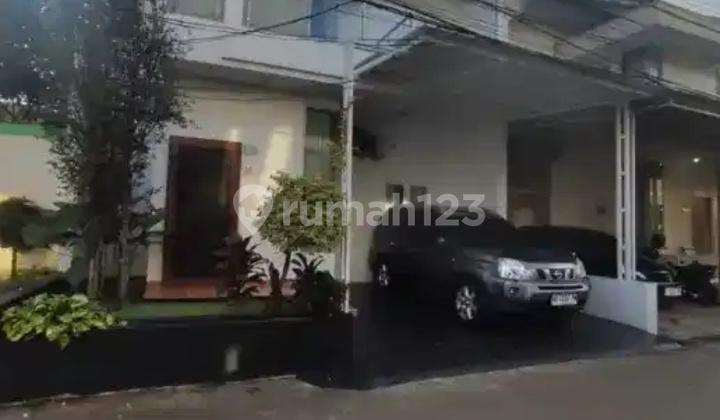 Rumah 2lantai One Gate System Baru Selesai Renovasi Siap Huni.