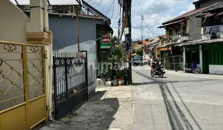 2-Story Ready-to-Use House in Matraman, East Jakarta 2