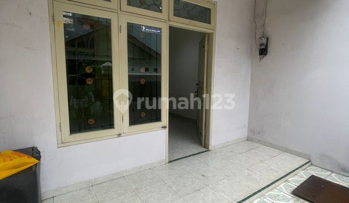 Dijual Rumah Modern Tanjung Duren Selatan Hadap Selatan Siap Huni