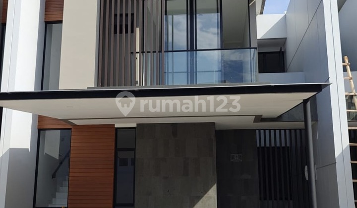 Disewakan Rumah Modern PIK2 Hadap Utara Strategis Siap Huni