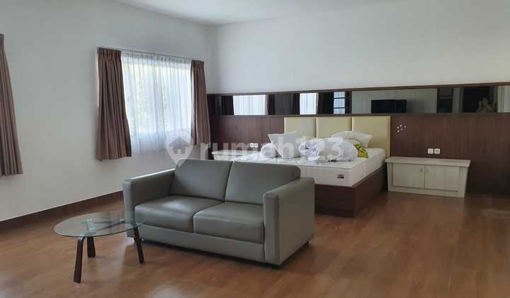 Disewakan Rumah Modern Crown Golf Pik View Danau Siap Huni Disewakan Rumah Modern Crown Golf Pik View Danau Siap Huni