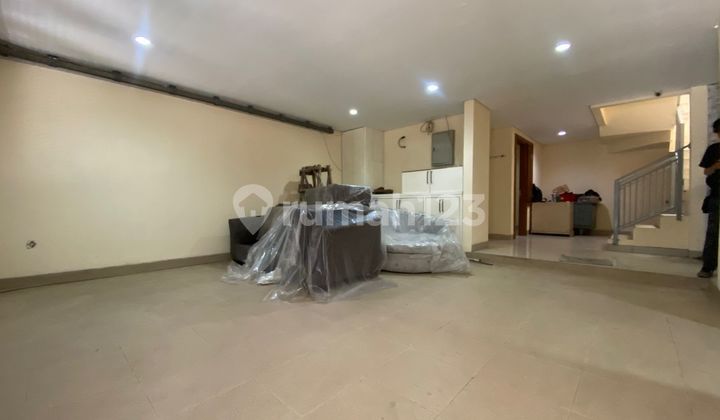 Disewakan Cepat Rumah Modern Layar Permai Hadap Selatan Siap Huni Disewakan Cepat Rumah Modern Layar Permai Hadap Selatan Siap Huni