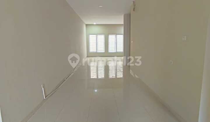 Disewaakan Rumah Modern Kayara PIK Semi Furnish Siap Huni 