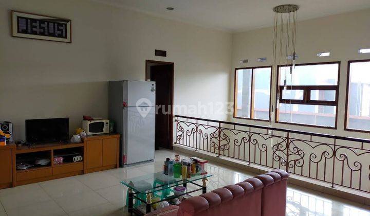 Singgasana Rumah Besar 2 Lantai Lux Semi Furnished Jual Cepat 1