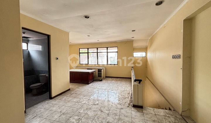 Strategic Batununggal Shop House Near Griya and Sport Club 2