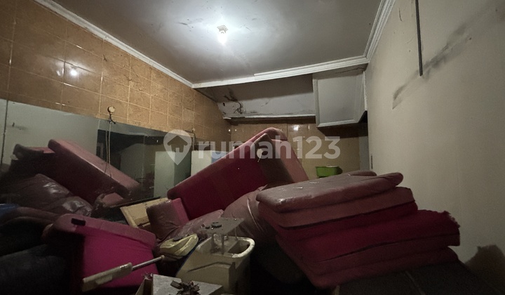 Gatot Subroto Shop House Under the Market Quick Sale 2