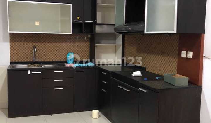 Tengah Kota Rumah Lantai Granit Siap Huni 2