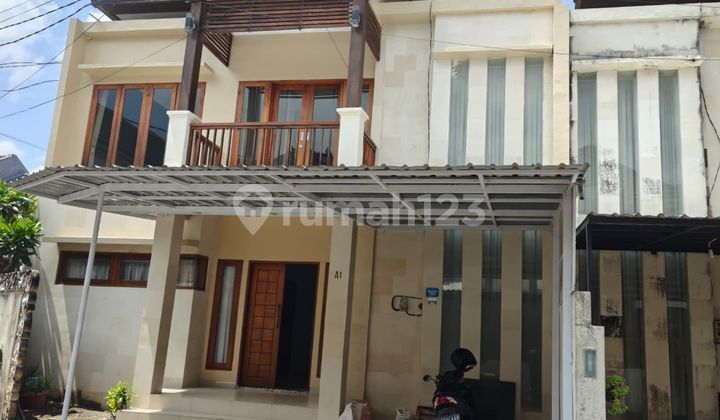 Rumah Modern 3 Kt di Padang Sambian