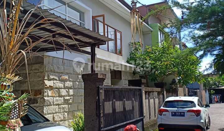 Comfortable and Strategic Villa Comfortable and Strategic Villa