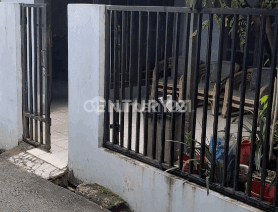 Rumah Dekat Pasar Tradisional Jl Belimbing Depok 2