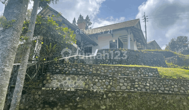 Villa Luas View Gunung dan Sawah di Villa Kemal Megamendung Villa Luas View Gunung dan Sawah di Villa Kemal Megamendung