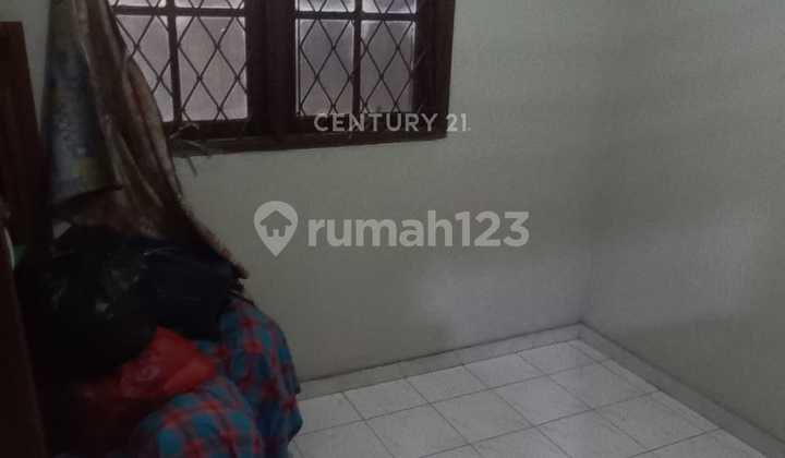 House Near Station in Laladon Ciomas Bogor Forestry Complex House Near Station in Laladon Ciomas Bogor Forestry Complex