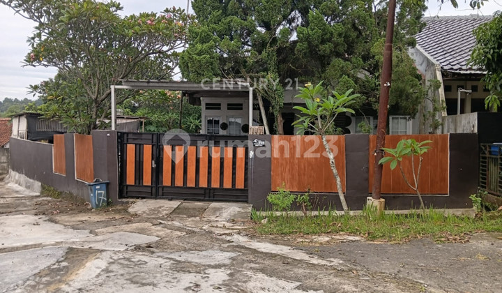 Strategic House in Acropolis Sukahati Housing, Cibinong Bogor